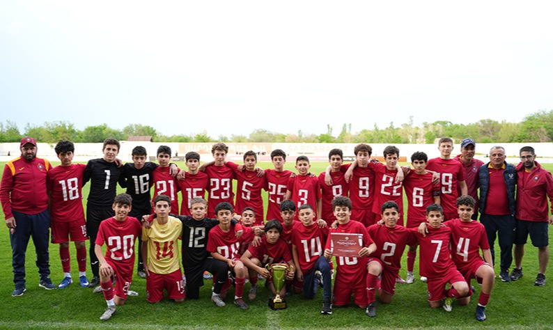Pyunik-12-2 crowned Armenia U-14 Cup winners