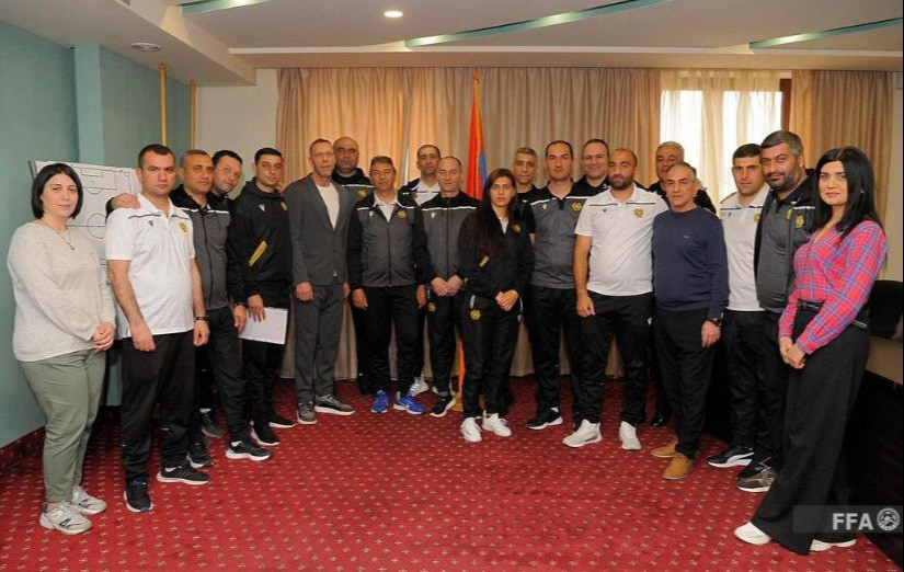 Состоялась церемония вручения тренерских лицензий УЕФА категории В для вратарей